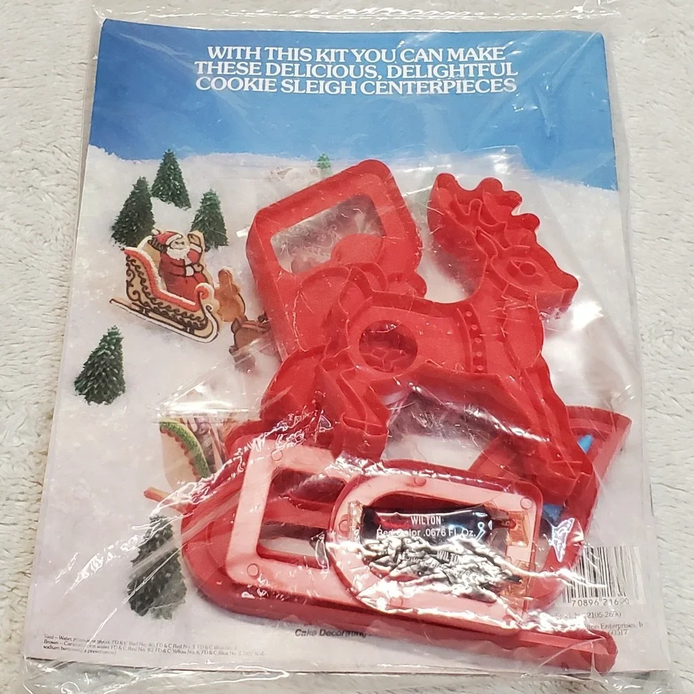 NEW Vintage 1983 80s Wilton's Cookie Cutters Santa Christmas Reindeer Sleigh Kit
